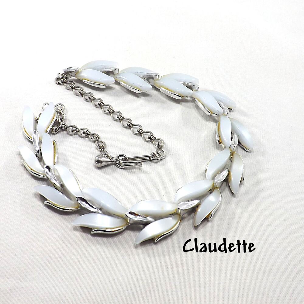 Vintage Claudette Thermoset Lucite Leaf Choker Necklace Rhodium